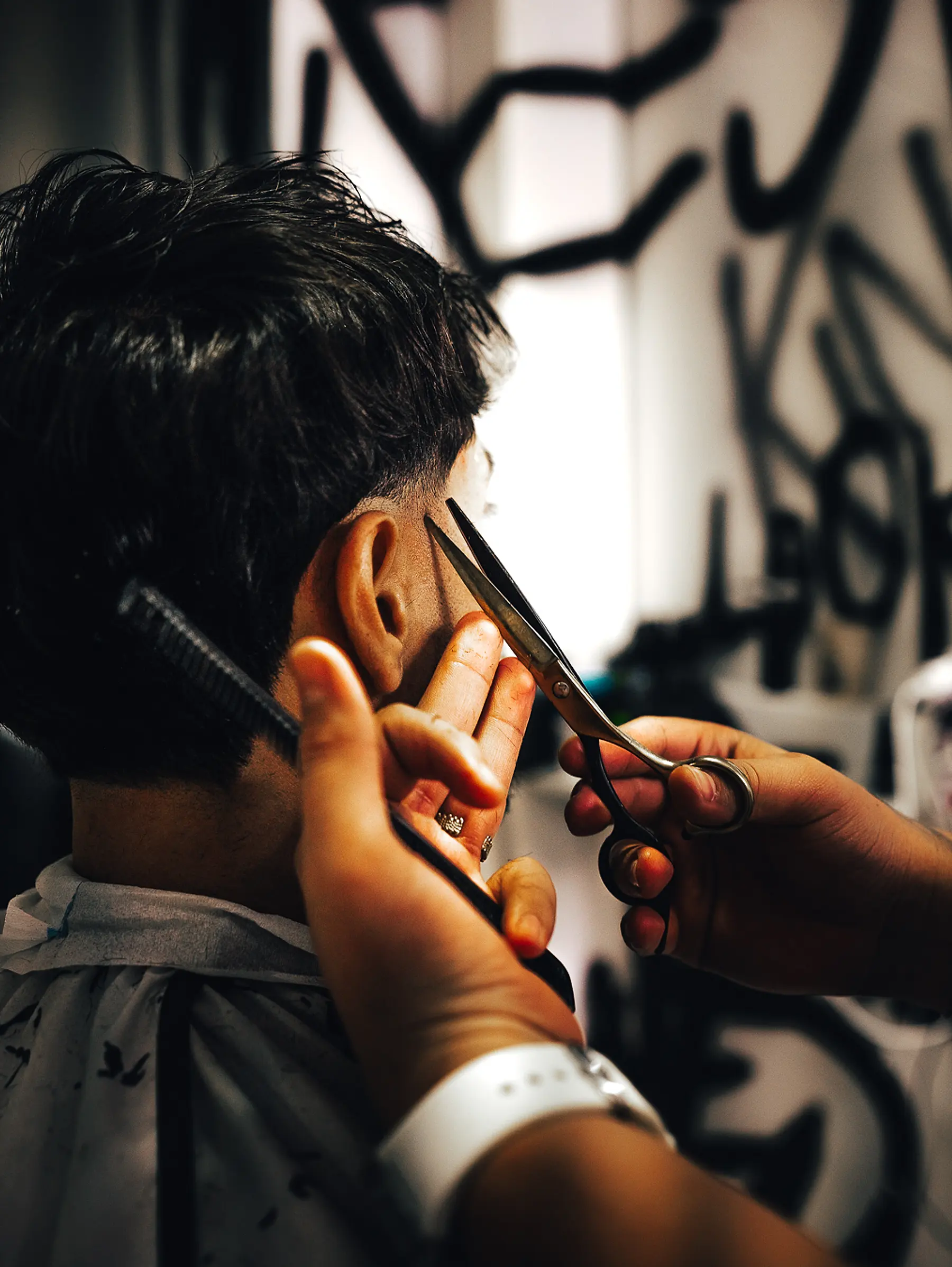 Corte a tijera en WestSide Barbershop, Lleida